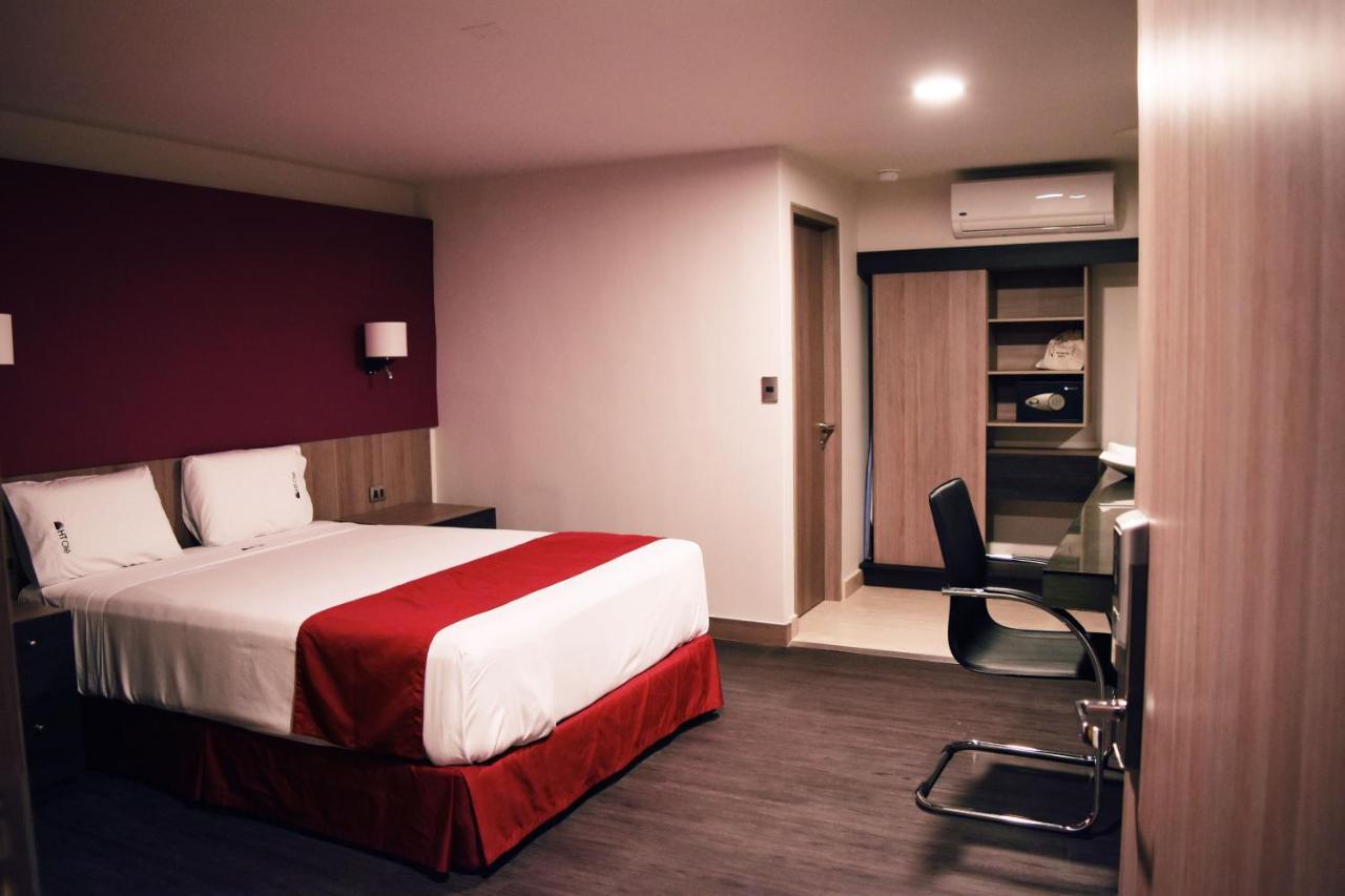Hotel Ht Ole 提华纳 外观 照片